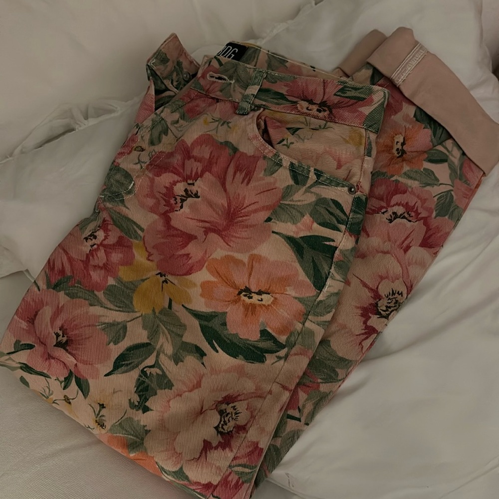 BDG “MOM” pink floral roses high waisted jeans 26